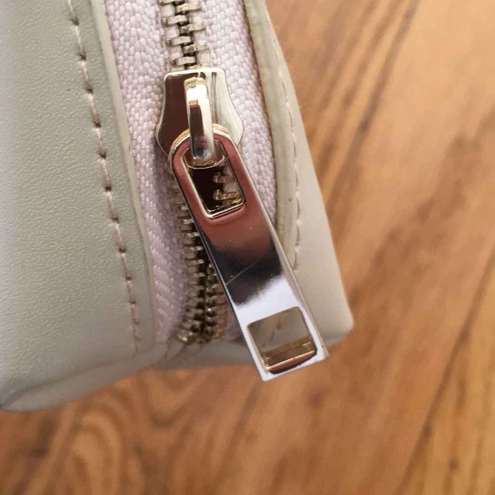 NWT BellaTorra makeup Case - Picture 4 of 5
